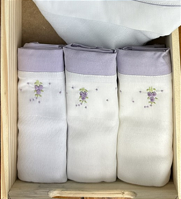 Kit 3 Fraldas de Ombro Bordadas a Mão Flores Lavanda