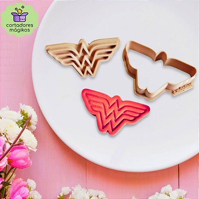 Cortador de Biscoito e Carimbo Mulher Maravilha Símbolo Dia da Mulher 8 de Março