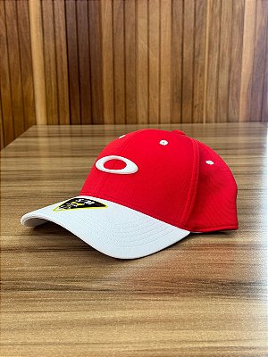 BONÉ OAKLEY TINCAN 2024 VERMELHO E BRANCO