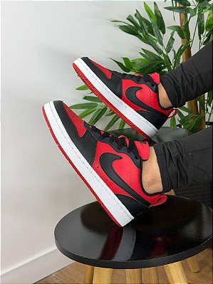 Tênis Nike Borough Low Vermelho e Preto