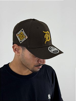 Bone New Era Marrom e Dourado 60759002