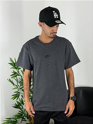 Camiseta Nike Cinza Escura DN5240-254