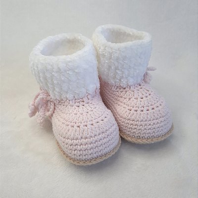 Botinha Cano Alto  - cor rosa/branco - Tamanho M - calça de 6 a 8 meses aproximadamente