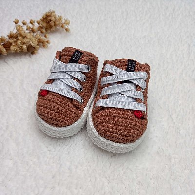 Tênis Confort Cano Curto - Cor Castanho - Tamanho P - calça de 0 a 4 meses aproximadamente