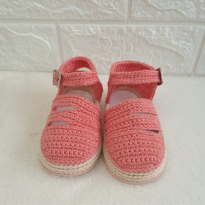 Sapatinho Boneca Vazado - cor Rosa Carne - Tamanho 19 - calça de 8 a 10 meses aproximadamente