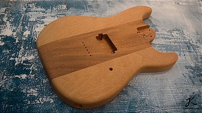 Corpo ST San Dimas em Mogno