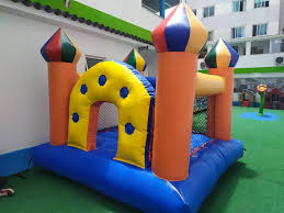 Locação de Castelo Inflável-Duração um dia-R$300,00-Reserva via WhatshApp (31) 9 9174-2975 - Atendimento Betim e Região