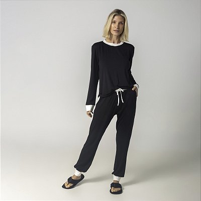 Pijama Feminino Longo Preto com Off White