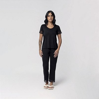 Pijama Feminino Capri Preto com Renda no Tom