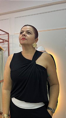 BLUSA ASSIMETRICA ALÇA TORCIDA
