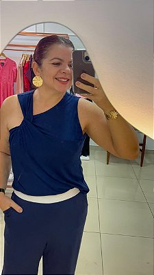 BLUSA ASSIMETRICA ALÇA TORCIDA