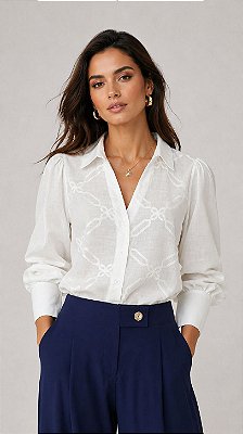 Blusa Feminina Branca com Bordado Elegante