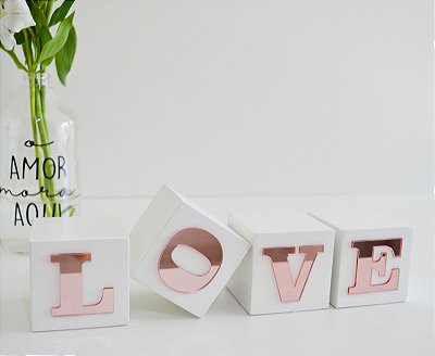 Kit 04 Enfeite Love Rosê Decoração Quarto Casa Prateleira