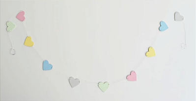 Cordão Baby Parede Candy Collors Madeira Varal Mdf Coração Colorido Quarto Infantil 1.5 Mts