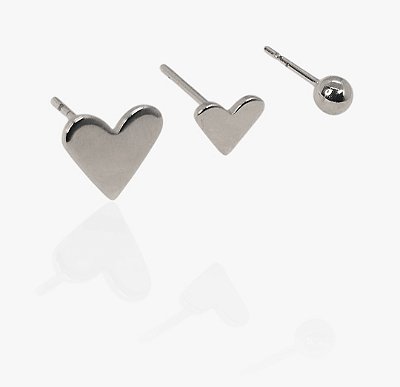 Conjunto brinco trio 2 corações e 1 ponto banhado prata
