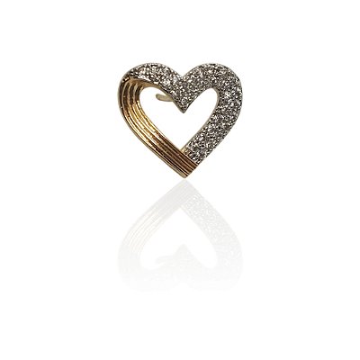 Brinco coração com zircônias banhado ouro