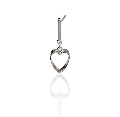 Brinco coração e haste banhado prata