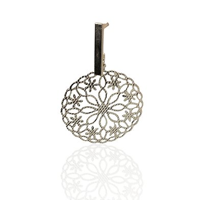 Brinco flor maori banhado prata