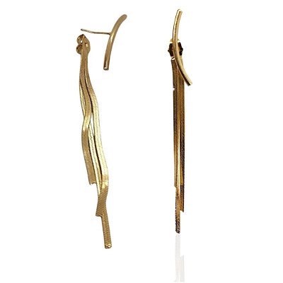 Brinco tubo curvo e franja banhado ouro