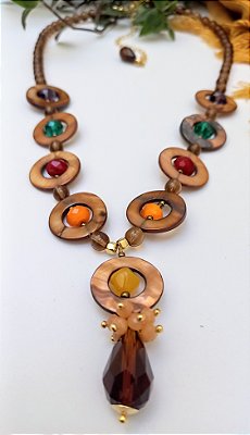 Colar Curto Madreperolas em Cores.