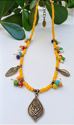 Colar Curto Sol em Cores.