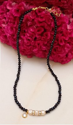 Colar Curto Preto Luxo.