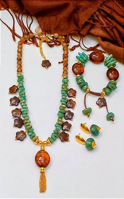 Colar Curto Resinas Terra.