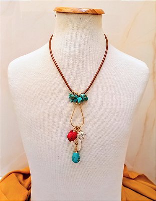 Colar Curto Gota e Pingentes.