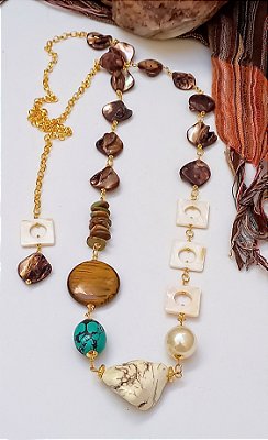 Colar Longo Madrepérolas.