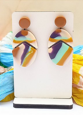 Brinco Resina Mostarda.