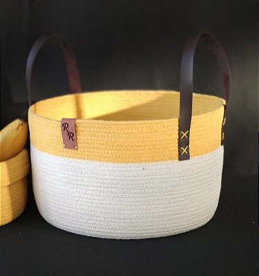 Cesto em Corda 6 mm nas Cores Cru e Amarelo com Alças em Couro
