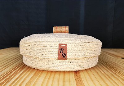 Cesta com Tampa em Corda Fina de Sisal e Puxador de Madeira