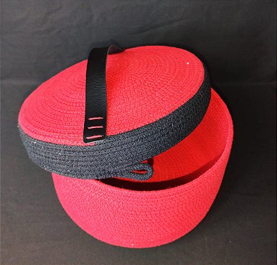 Cesto em Corda 6 mm nas Cores Vermelho e Preto com Alças em Couro Preto