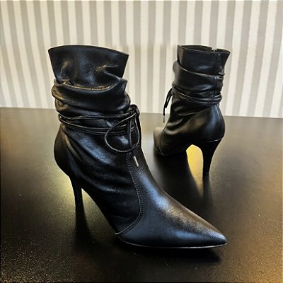 Bota Madrid - Bota Femninina Couro Preta Cano Médio Salto Fino