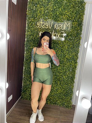 Shorts Tradicional Viva Fit Glossy Verde Militar - M