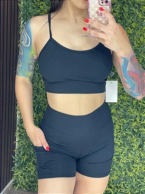 Shorts Tradicional Raqueli -Preto(Veste P/M)