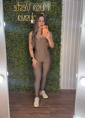 Macacão Tradicional Hope Glossy Coffe - Tamanho único 38 a 42