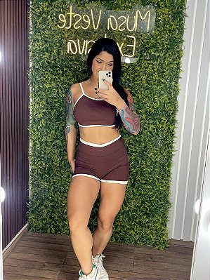 Conjunto Tradicional Ammy Marrom - Veste P/M 36 a 40