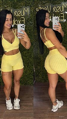 Conjunto Curto Semi Empina Brocado Amarelo - Tamanho único 38 a 42