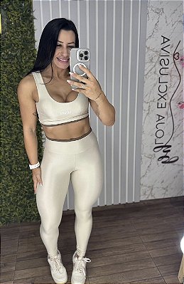 Conjunto Tradicional Viva Fit Glossy Off/Marrom -P/M/G