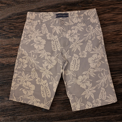 BERMUDA  MASCULINA BRANCA COM ESTAMPA FLORAL TROPICAL