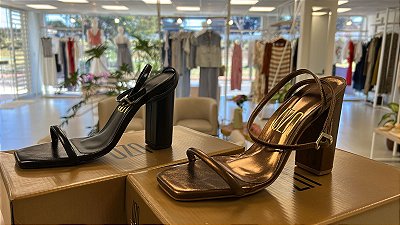 SANDÁLIA SALTO BLOCO