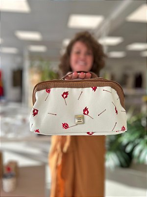 NECESSAIRE ORGANIZADORA ESTAMPA FÓSFOROS