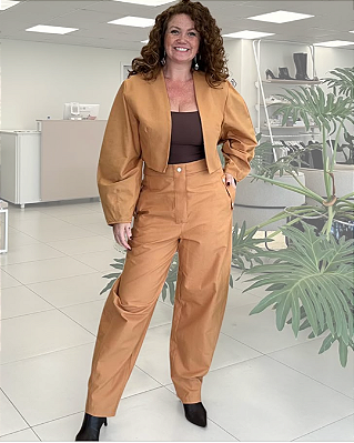 CALÇA BARREL CARAMELO
