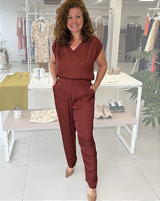 CALÇA CARROT EM CETIM