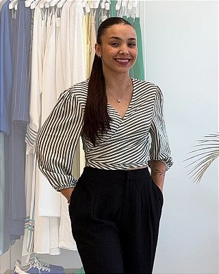 BLUSA CROPPED TRANSPASSADA LISTRADA