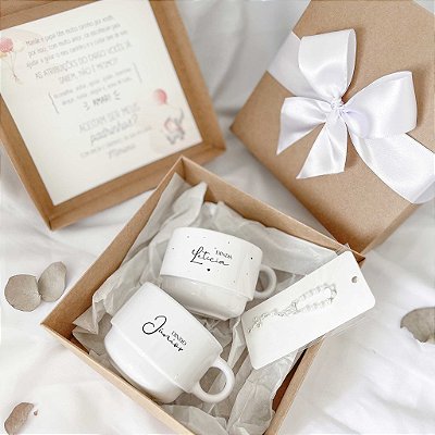 Presente Criativo para Padrinhos de Batismo – Caixa com Canecas