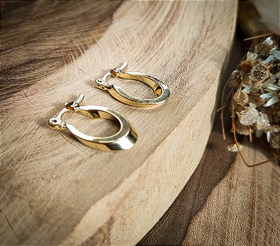 Argola oval click Olívia