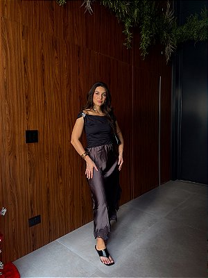 SAIA MIDI EM CETIM COM RENDA VITRA