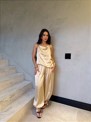 CONJUNTO DE BLUSA E CALÇA ALADIM EM CETIM ELEGANCE